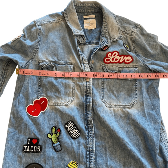 American Eagle Shirt Womens S Denim Oversize Chambray Button Up Patches - Picture 4 of 5